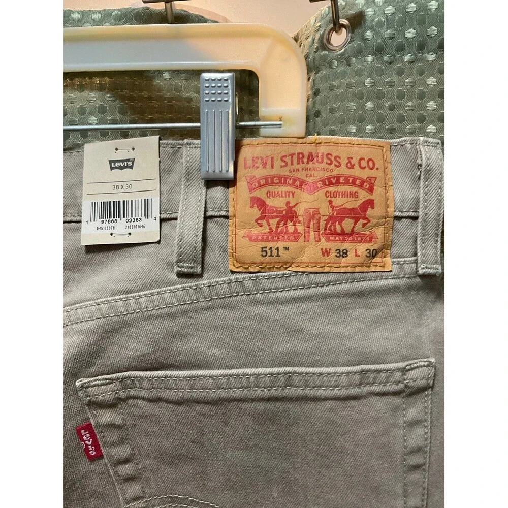 LEVI Men’s Jeans